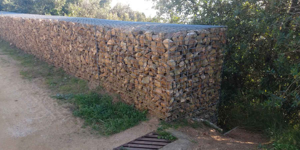 Estructuras geotécnicas Muros de gaviones en el Gironès